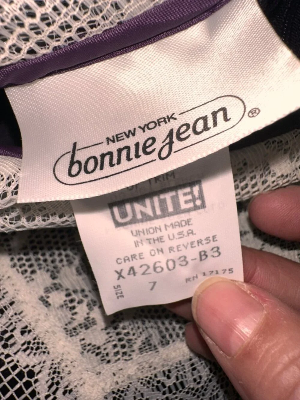 Vintage Bonnie Jean Girls Purple Velvet Dress Cream Lace Collar Pleated Sz 7 690
